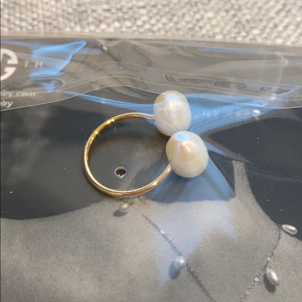 ER TH Jewelry Pearl Ring.